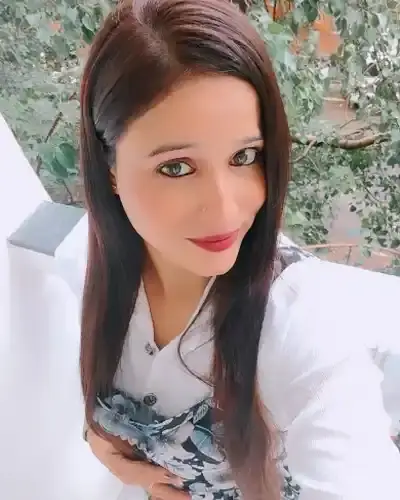 Call Girls in Kesar Bagh