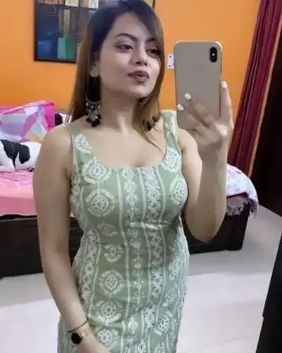 Call Girl in Kesar Bagh